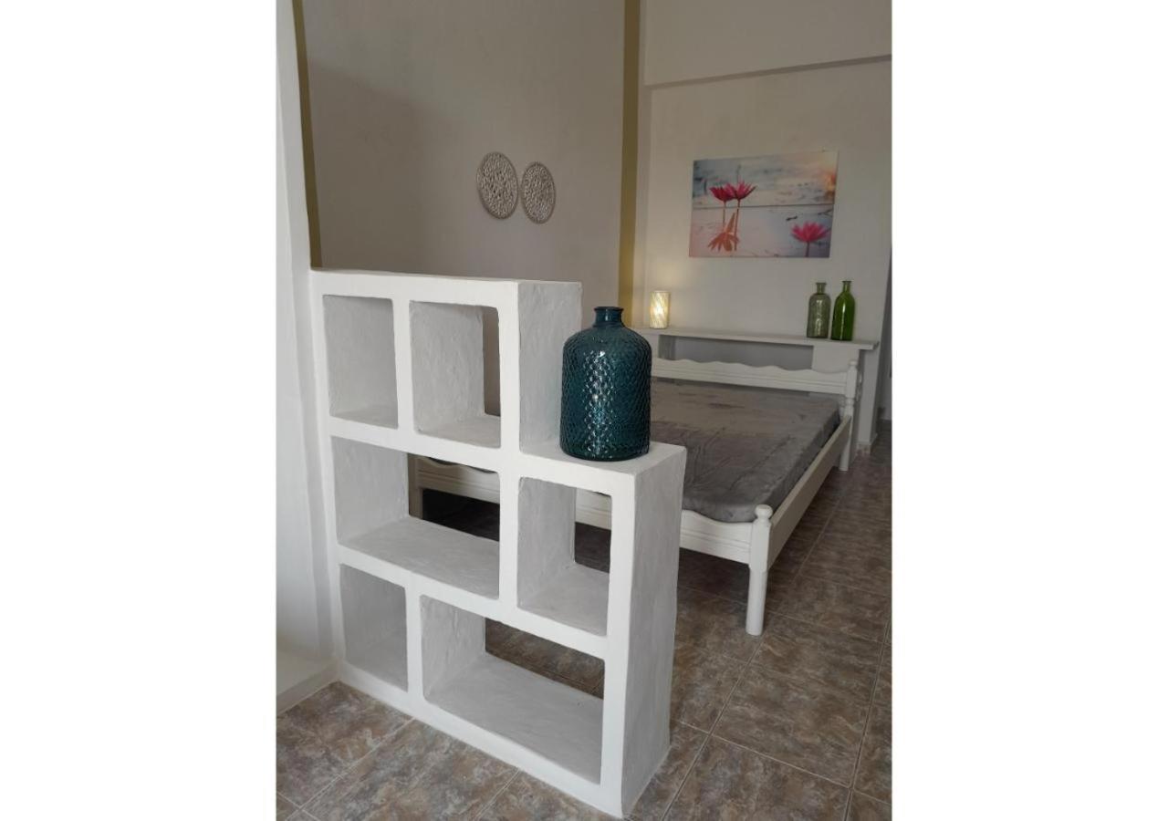 Overhill Apartments Adamas מראה חיצוני תמונה