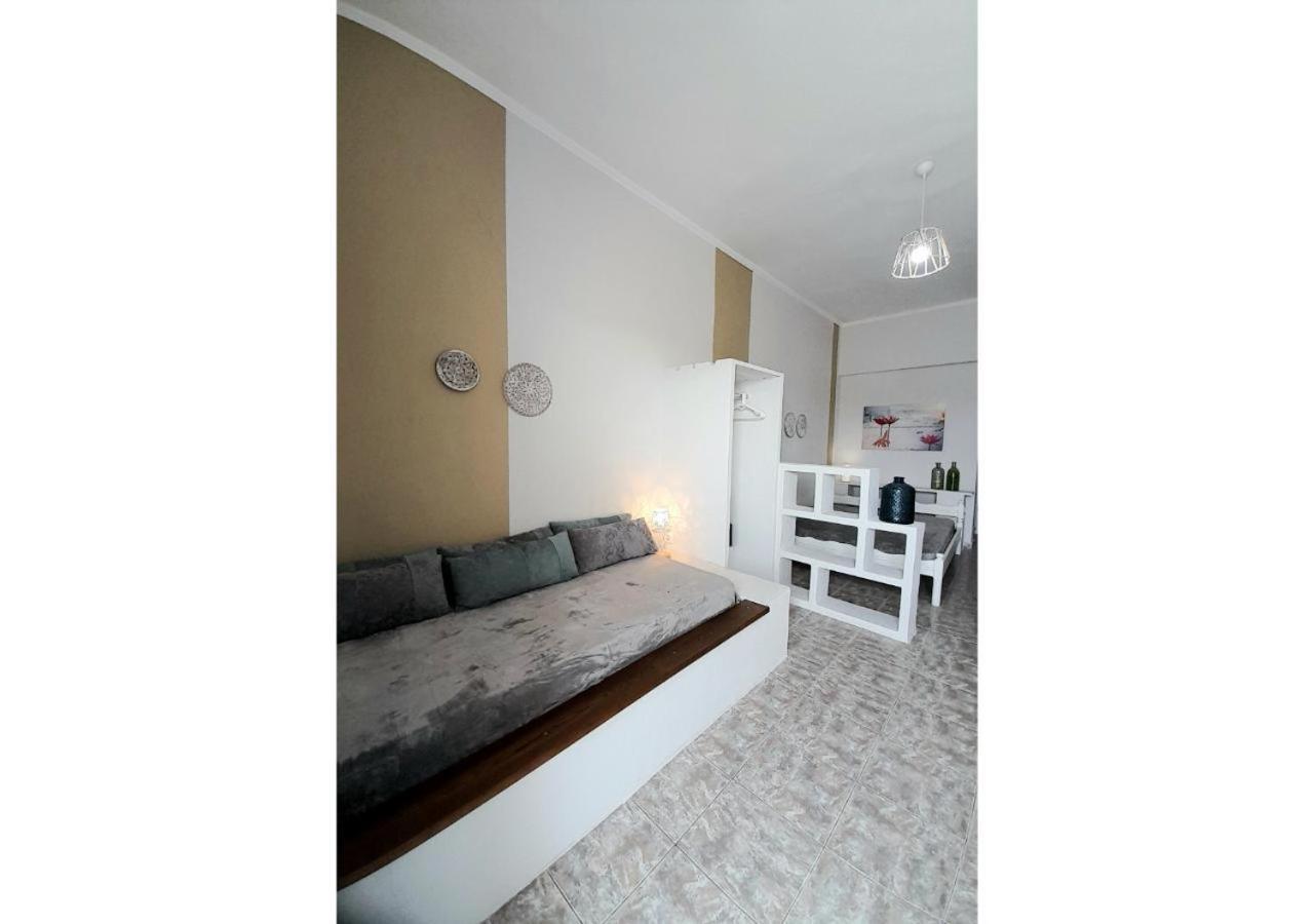 Overhill Apartments Adamas מראה חיצוני תמונה