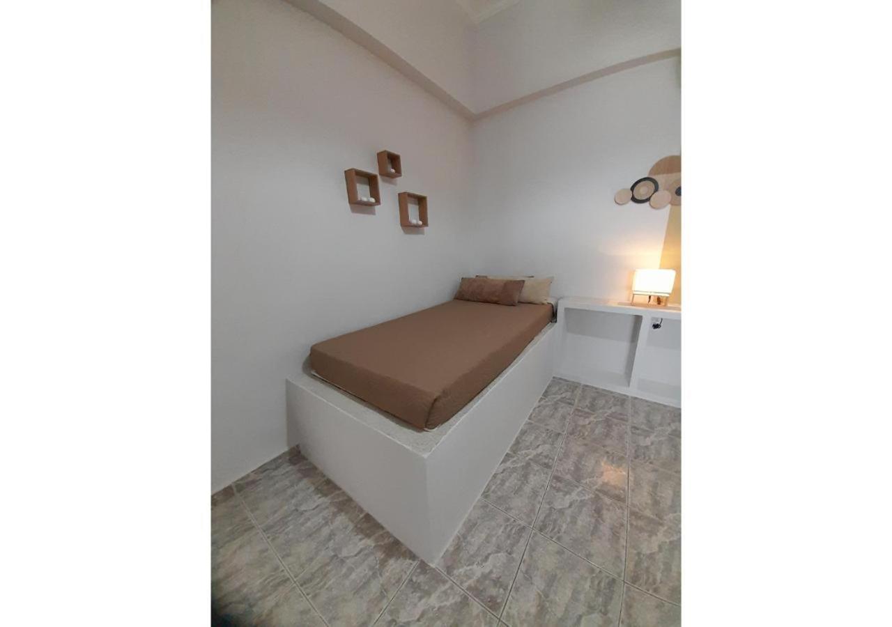 Overhill Apartments Adamas מראה חיצוני תמונה