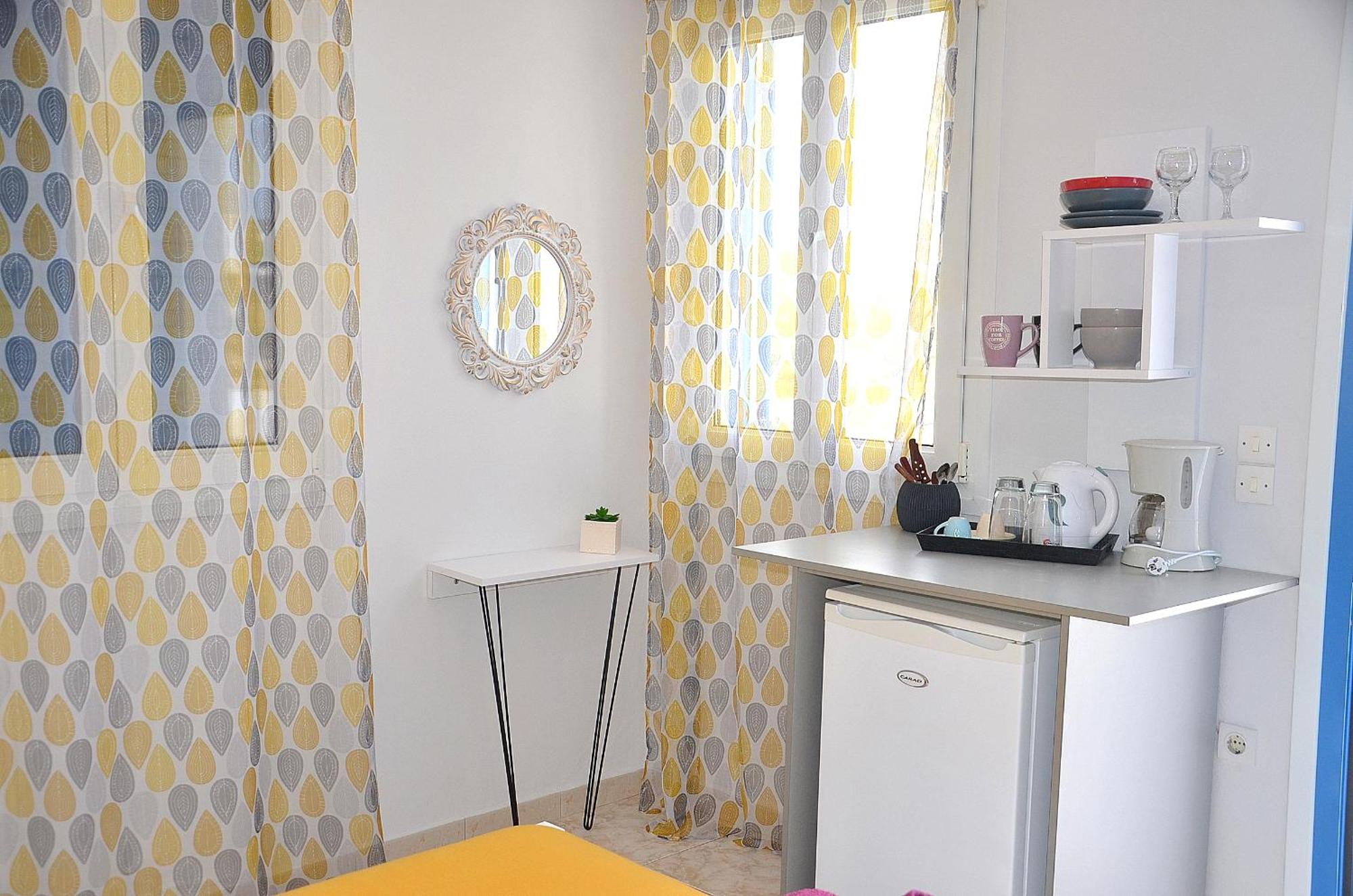 Overhill Apartments Adamas מראה חיצוני תמונה